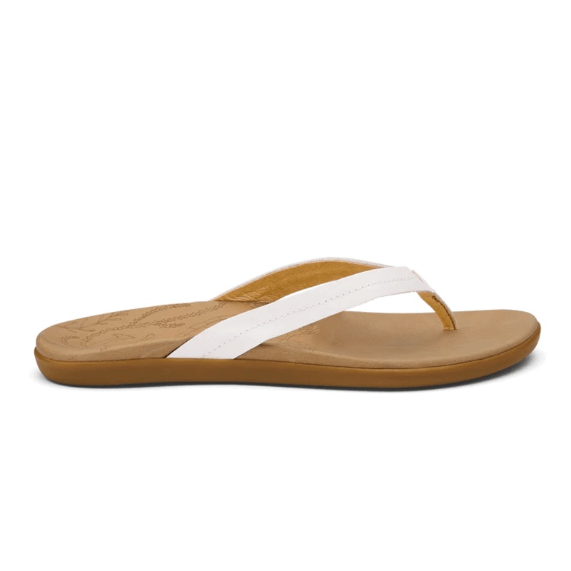 OLUKAI WOMEN’S HONU SANDAL – BRIGHT WHITE/GOLDEN SAND BRT WHT/GLD SND 06.0