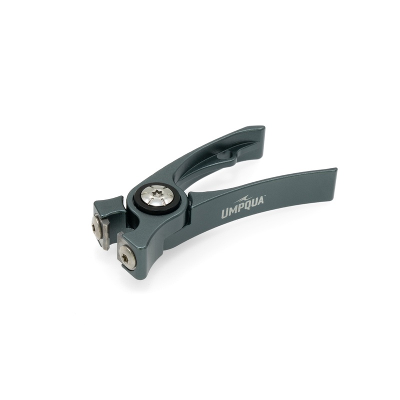 Umpqua RiverRun Nipper with Lanyard Orange
