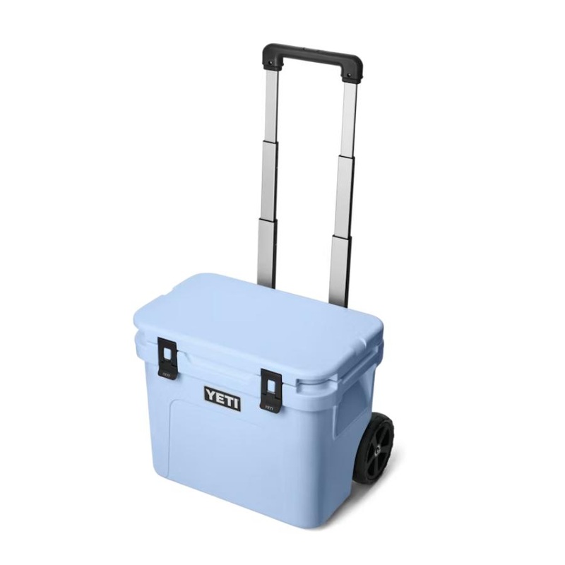 YETI ROADIE 32 WHEELED COOLER BIG SKY BLUE