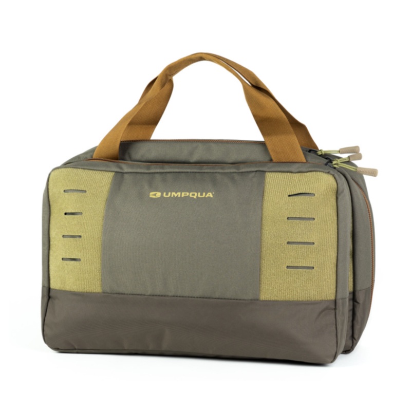 Umpqua ZS2 Traveler Fly Tying Kit  – Olive
